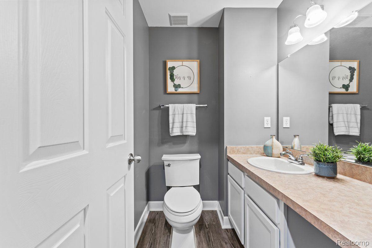 49091 Hawksburry Road Canton, MI 48188 - Photo 5 of 37 1st floor powder room