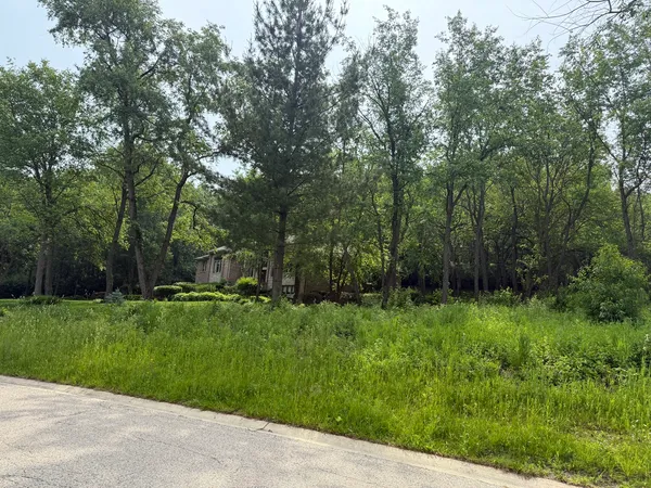 $75,000 | 3888 Carlisle Drive, Crystal Lake, IL 60012
