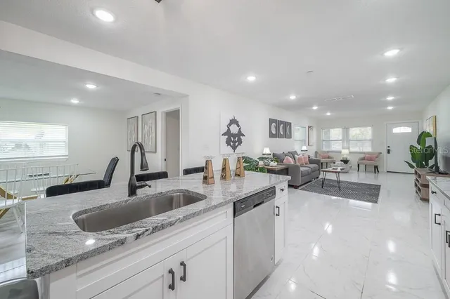 $3,500 | 3112 West Cypress Street, Tampa, FL 33607