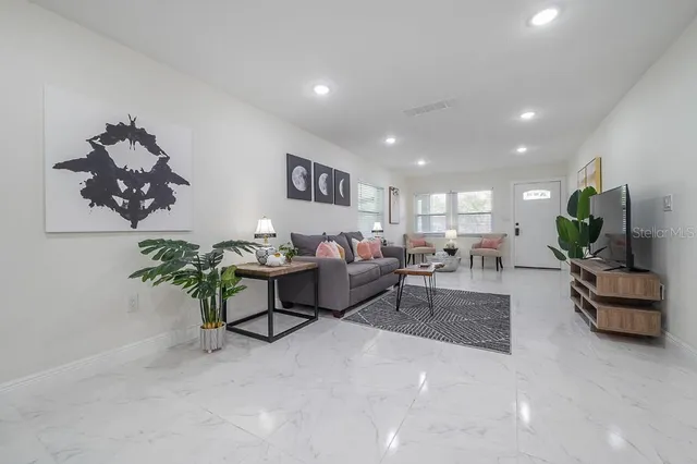 $3,500 | 3112 West Cypress Street, Tampa, FL 33607