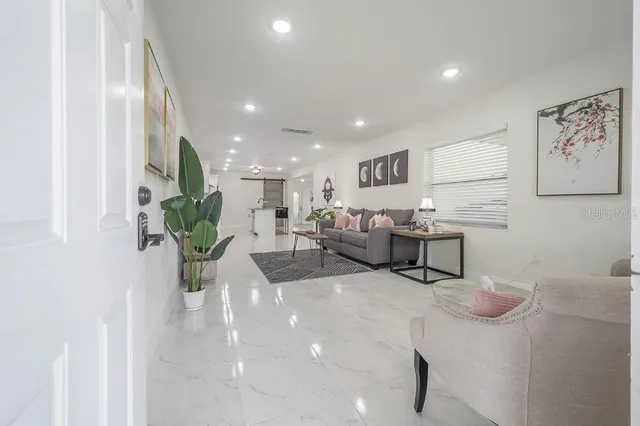 $3,500 | 3112 West Cypress Street, Tampa, FL 33607