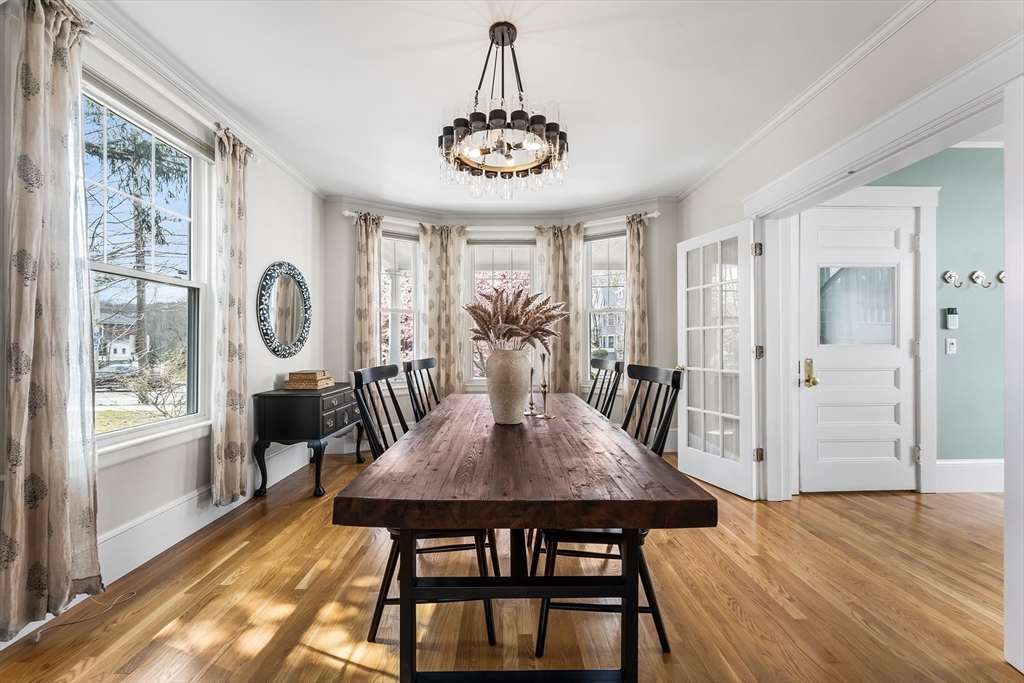 435 Lexington Street Waltham, MA 02452 - Photo 4 of 34