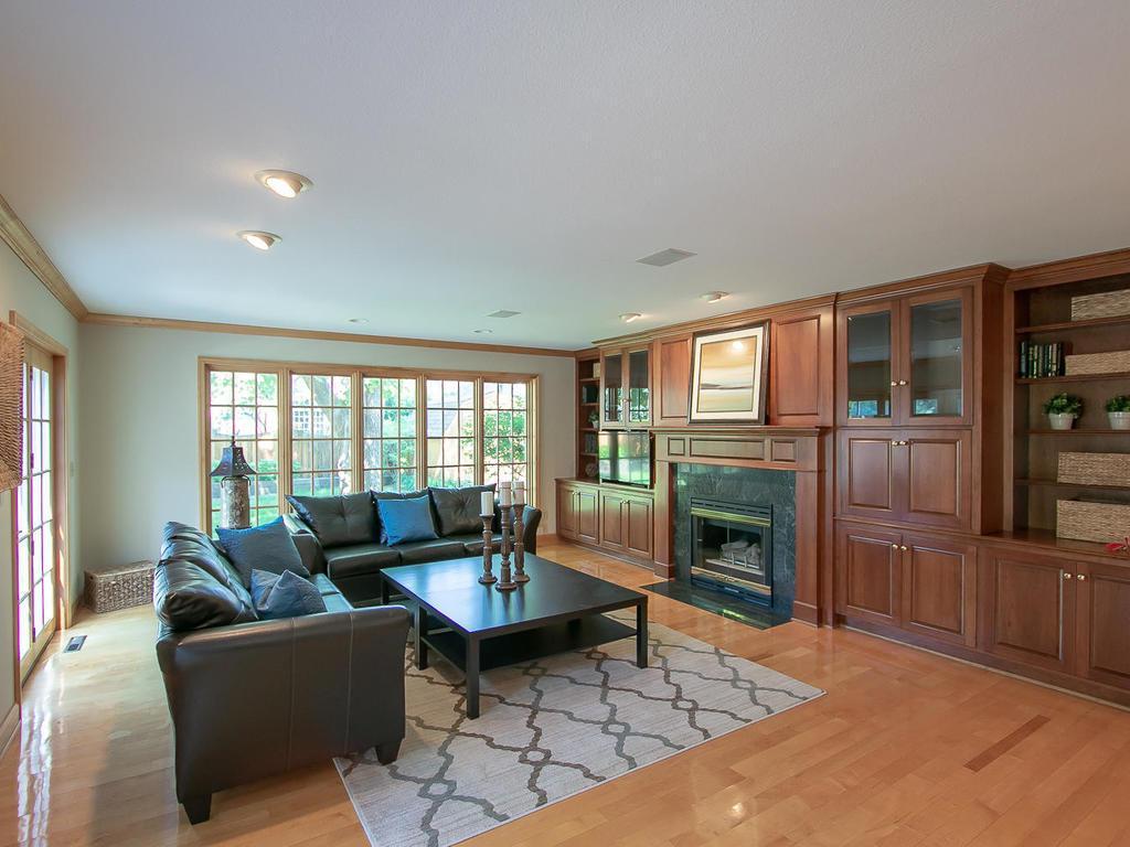 4804 Maple Road Edina, MN 55424 - Photo 11 of 24