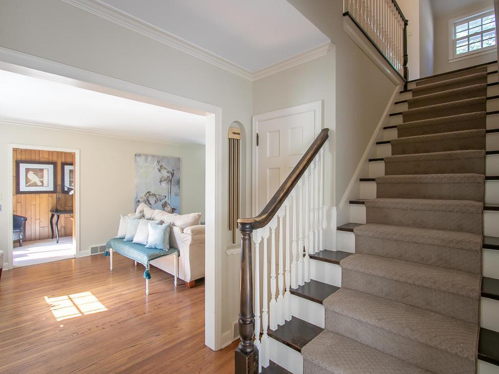 4804 Maple Road Edina, MN 55424 - Photo 3 of 24