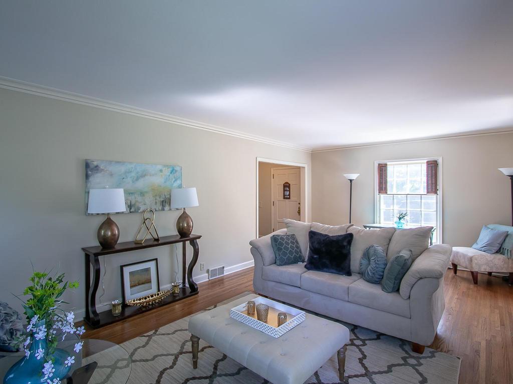 4804 Maple Road Edina, MN 55424 - Photo 6 of 24