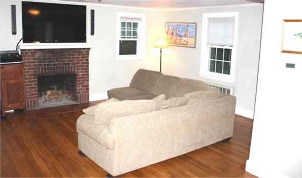 8 Sylvester Road Burlington, MA 01803 - Photo 8 of 20 Gallery Image 8