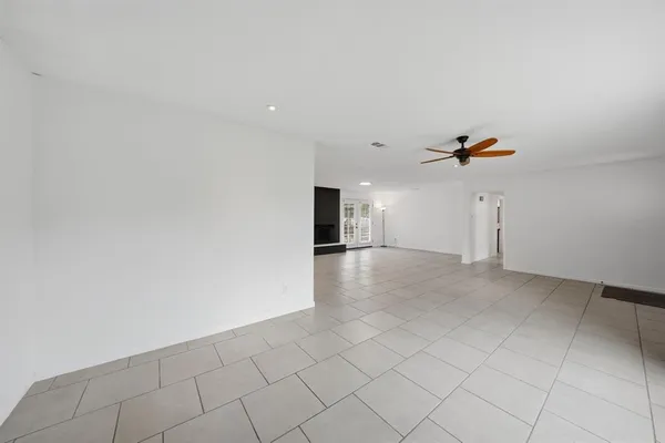 $2,000 | 1007 Golden Trophy Drive, Dallas, TX 75232