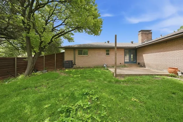 $2,000 | 1007 Golden Trophy Drive, Dallas, TX 75232