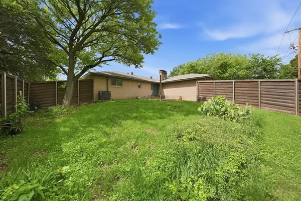 $2,000 | 1007 Golden Trophy Drive, Dallas, TX 75232