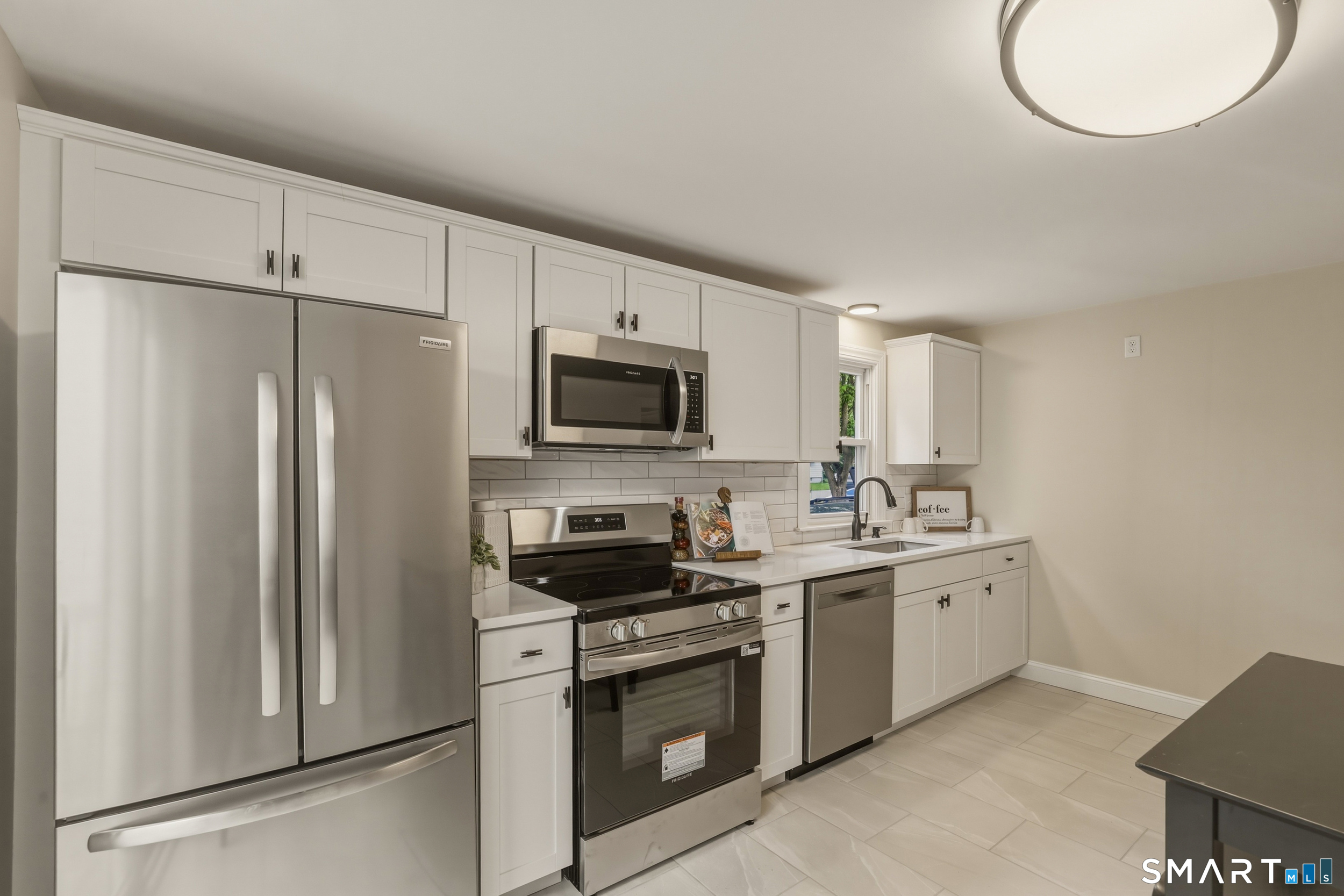 96 Campfield Road Manchester, CT 06040 - Photo 8 of 38