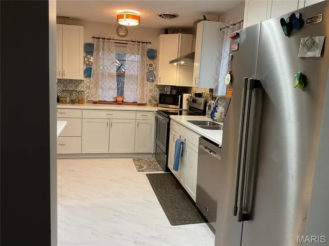 $205,555 | 2131 Hill Crest Drive, Highland, IL 62249