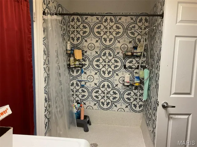 $205,555 | 2131 Hill Crest Drive, Highland, IL 62249