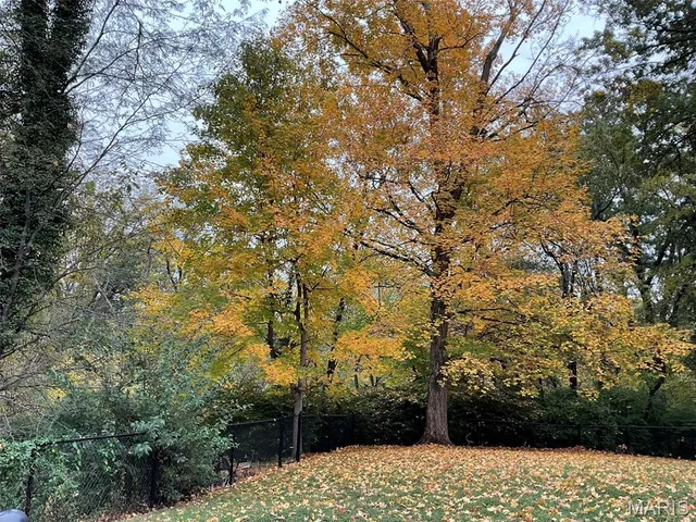 $210,000 | 2131 Hill Crest Drive, Highland, IL 62249