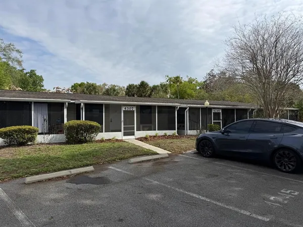 $1,100 | 4307 East Michigan Street, Unit 4307, Orlando, FL 32812