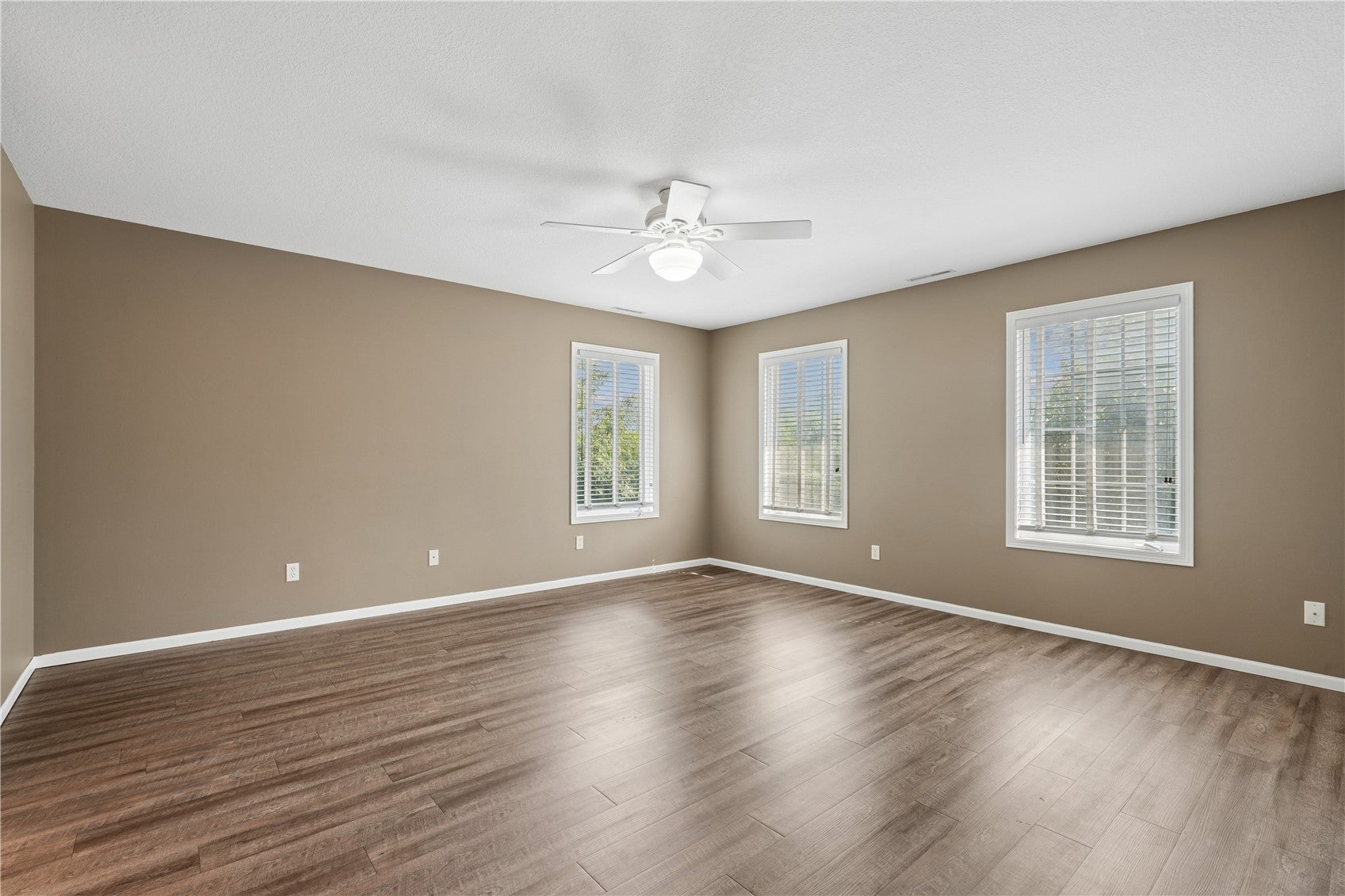 3364 Feather Ridge Road Toddville, IA 52341 - Photo 17 of 36 Gallery Image 17