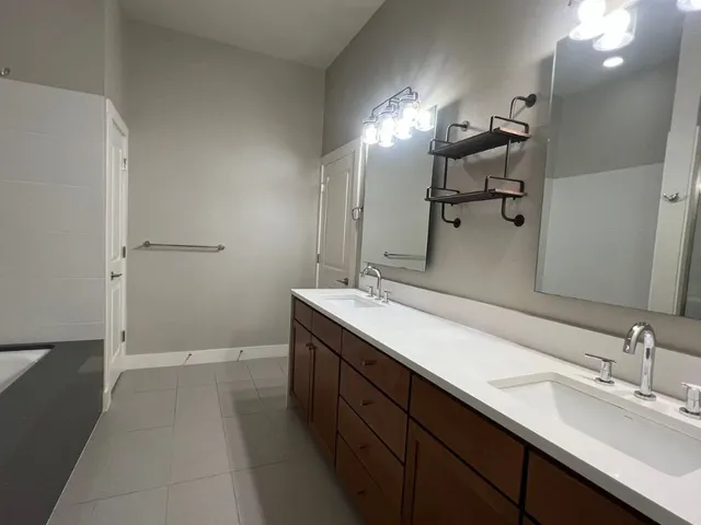 $3,850 | 2520 Bluebonnet Lane, Unit 5, Austin, TX 78704