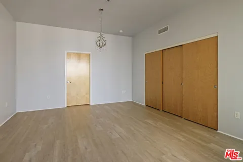 $1,190,000 | 1111 South Grand Avenue, Unit 1211, Los Angeles, CA 90015