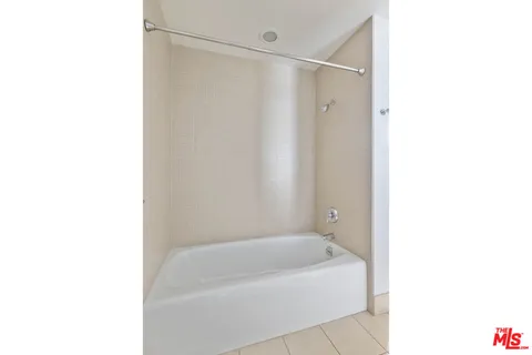 $1,190,000 | 1111 South Grand Avenue, Unit 1211, Los Angeles, CA 90015