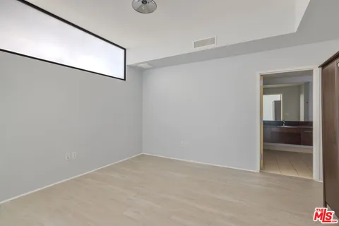 $1,190,000 | 1111 South Grand Avenue, Unit 1211, Los Angeles, CA 90015