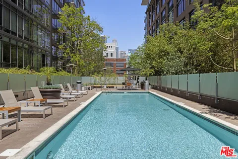 $1,190,000 | 1111 South Grand Avenue, Unit 1211, Los Angeles, CA 90015