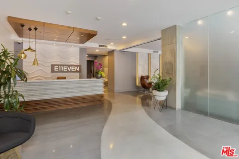 $1,190,000 | 1111 South Grand Avenue, Unit 1211, Los Angeles, CA 90015