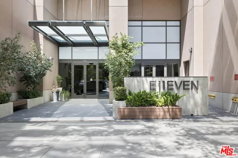 $1,190,000 | 1111 South Grand Avenue, Unit 1211, Los Angeles, CA 90015