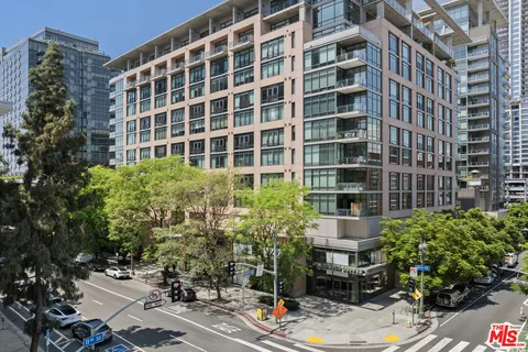 $1,190,000 | 1111 South Grand Avenue, Unit 1211, Los Angeles, CA 90015
