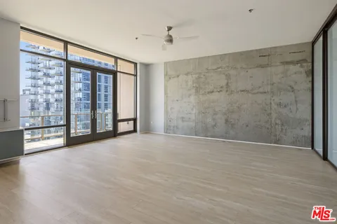 $1,190,000 | 1111 South Grand Avenue, Unit 1211, Los Angeles, CA 90015