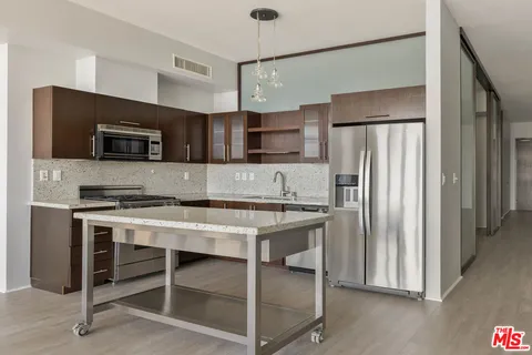 $1,190,000 | 1111 South Grand Avenue, Unit 1211, Los Angeles, CA 90015
