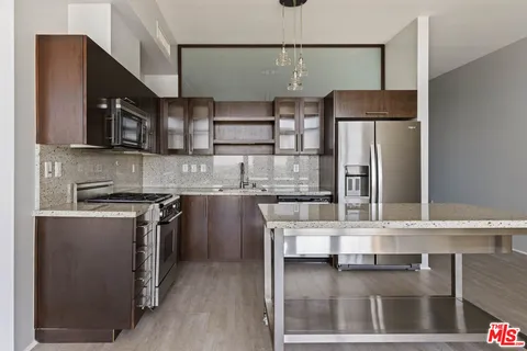 $1,190,000 | 1111 South Grand Avenue, Unit 1211, Los Angeles, CA 90015
