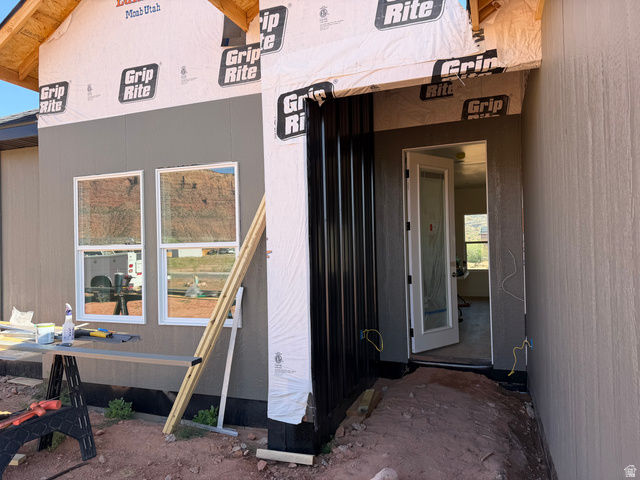 27 Lidia Circle Moab, UT 84532 - Photo 2 of 5 Entryway will feature black standing seam metal.