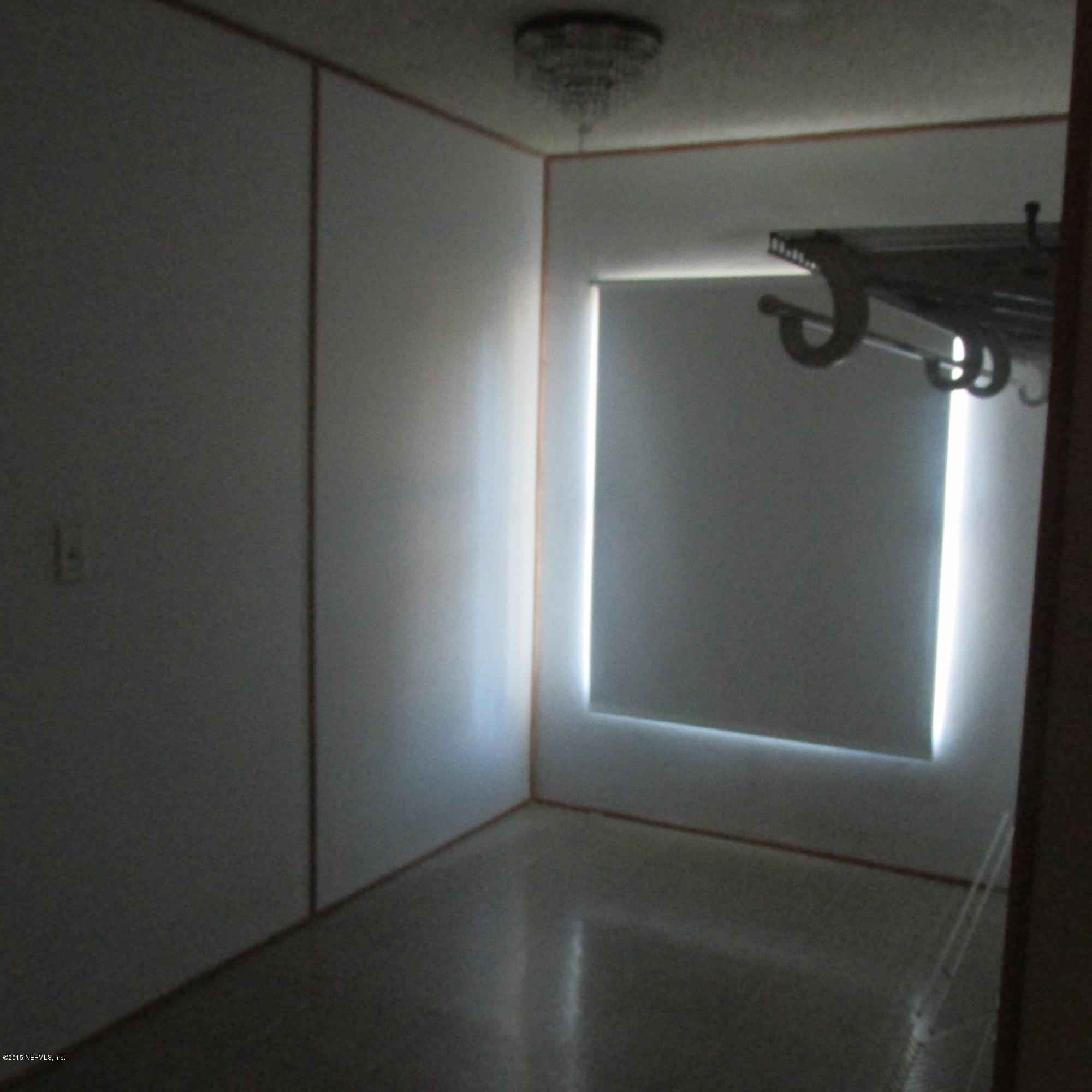 6841 Deer Springs Road Keystone Heights, FL 32656 - Photo 13 of 27 a view of an empty room