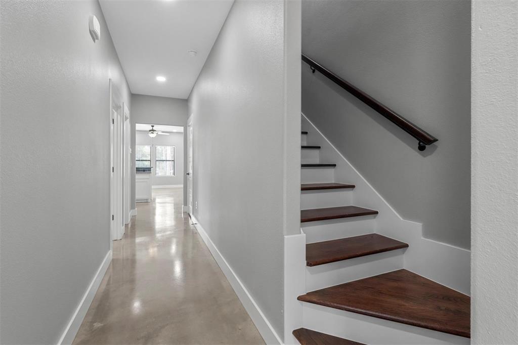 1401 South 5th Avenue, Unit 1401 Denison, TX 75021 - Photo 6 of 16 a view of entryway