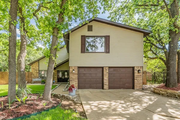 $425,000 | 3008 Glenwood Court, Bedford, TX 76021