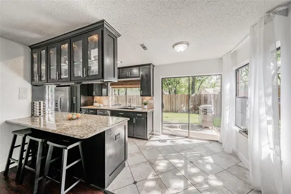 $425,000 | 3008 Glenwood Court, Bedford, TX 76021