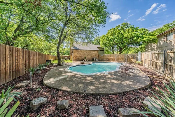 $425,000 | 3008 Glenwood Court, Bedford, TX 76021