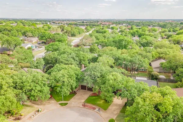 $425,000 | 3008 Glenwood Court, Bedford, TX 76021