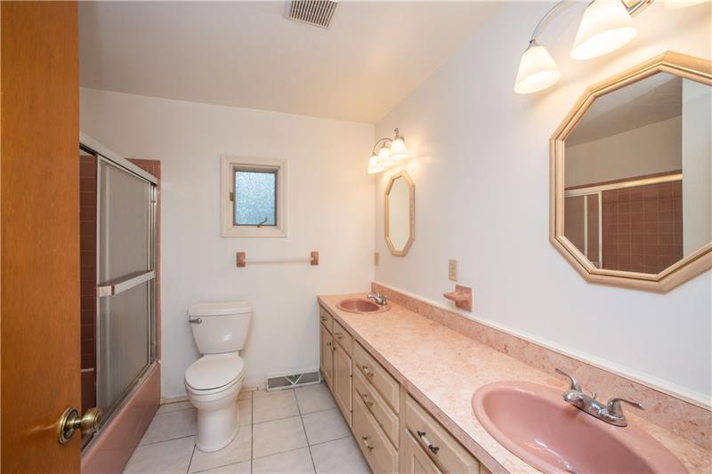 2875 Old Washington Road Canonsburg, PA 15317 - Photo 18 of 25 Gallery Image 18