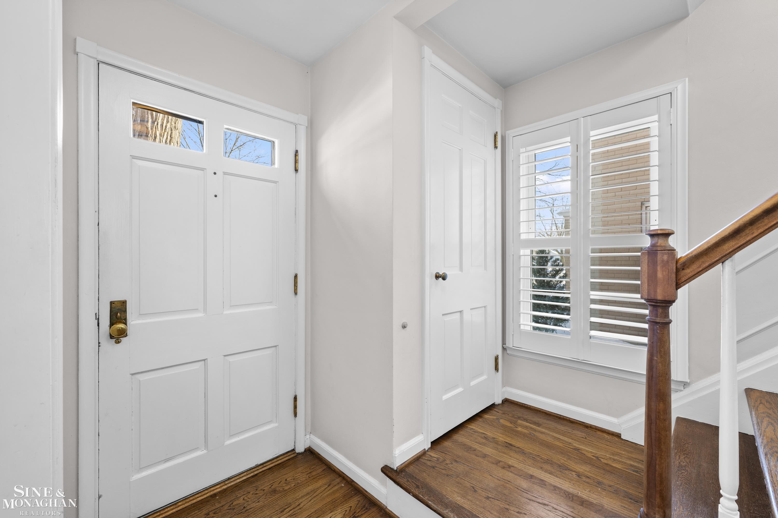 419 Maison Road Grosse Pointe Farms, MI 48236 - Photo 3 of 50