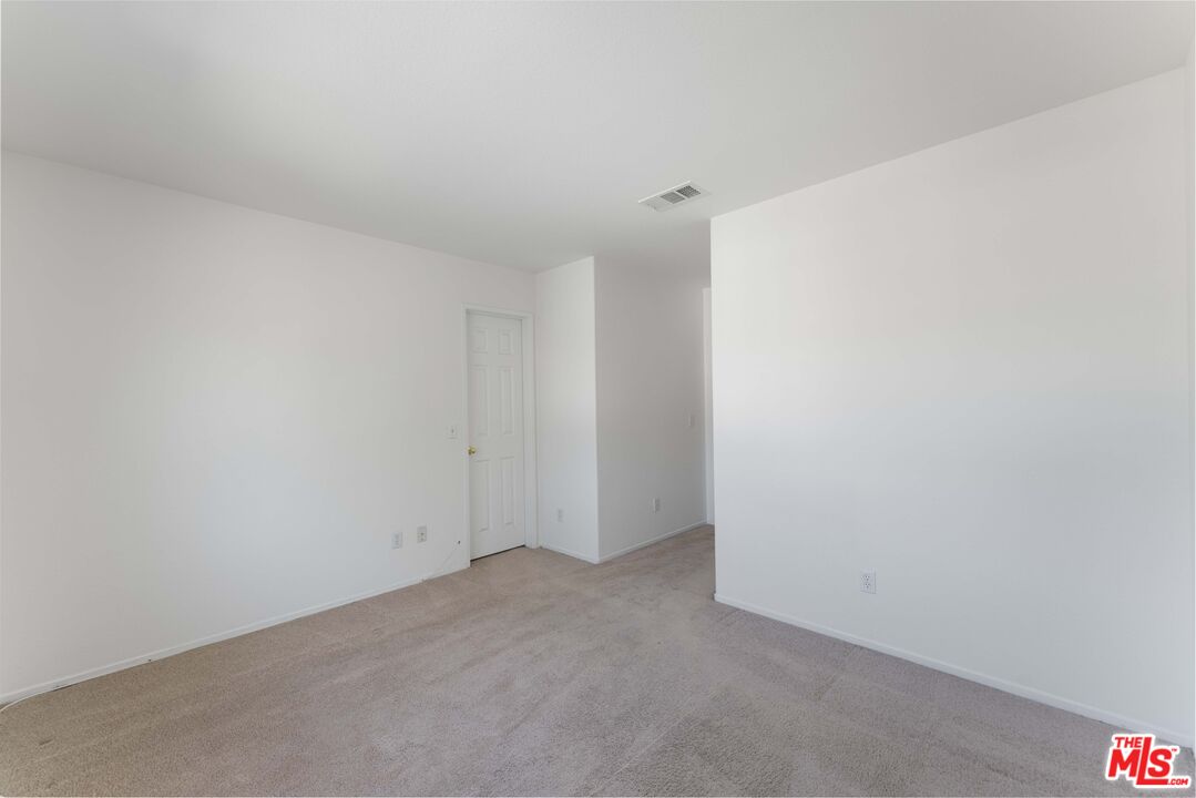 1713 West Evergreen Street Rialto, CA 92377 - Photo 29 of 54 Gallery Image 29