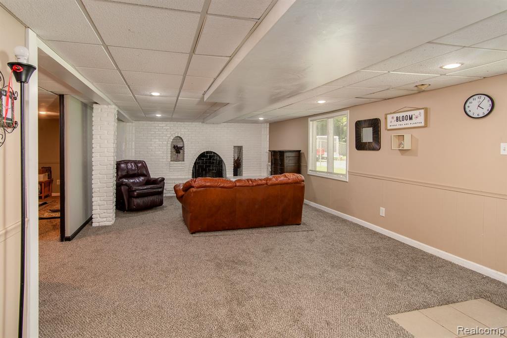 14280 North Road Fenton, MI 48430 - Photo 19 of 29 Gallery Image 19