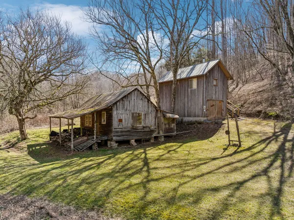 $799,900 | 6528 Neeley Creek Road, Celina, TN 38551