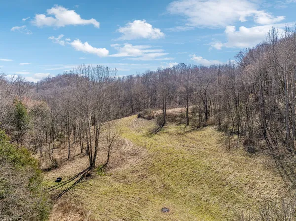 $799,900 | 6528 Neeley Creek Road, Celina, TN 38551