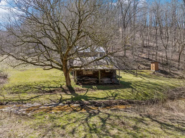 $835,000 | 6528 Neeley Creek Road, Celina, TN 38551