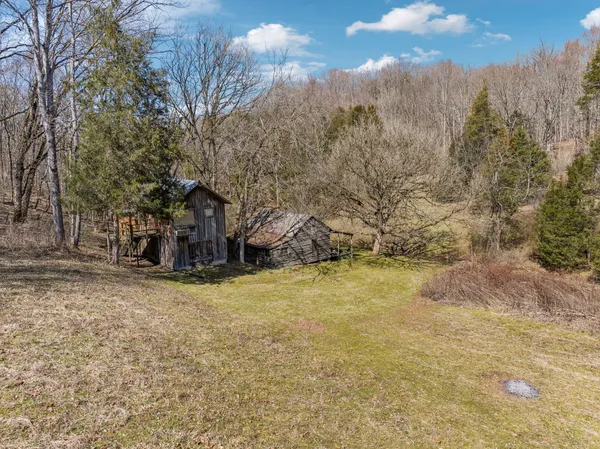 $799,900 | 6528 Neeley Creek Road, Celina, TN 38551