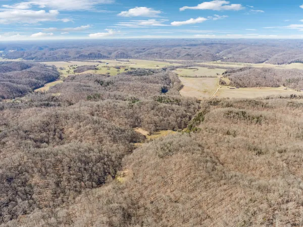 $799,900 | 6528 Neeley Creek Road, Celina, TN 38551