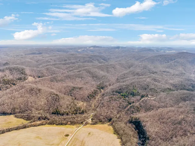 $835,000 | 6528 Neeley Creek Road, Celina, TN 38551