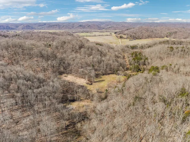 $835,000 | 6528 Neeley Creek Road, Celina, TN 38551