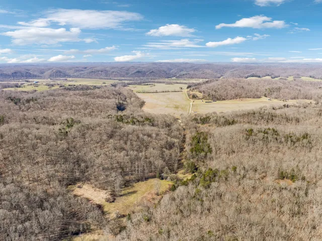$835,000 | 6528 Neeley Creek Road, Celina, TN 38551