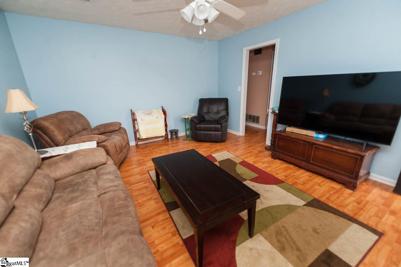 103 Gower Road Spartanburg, SC 29303 - Photo 10 of 28 Gallery Image 10
